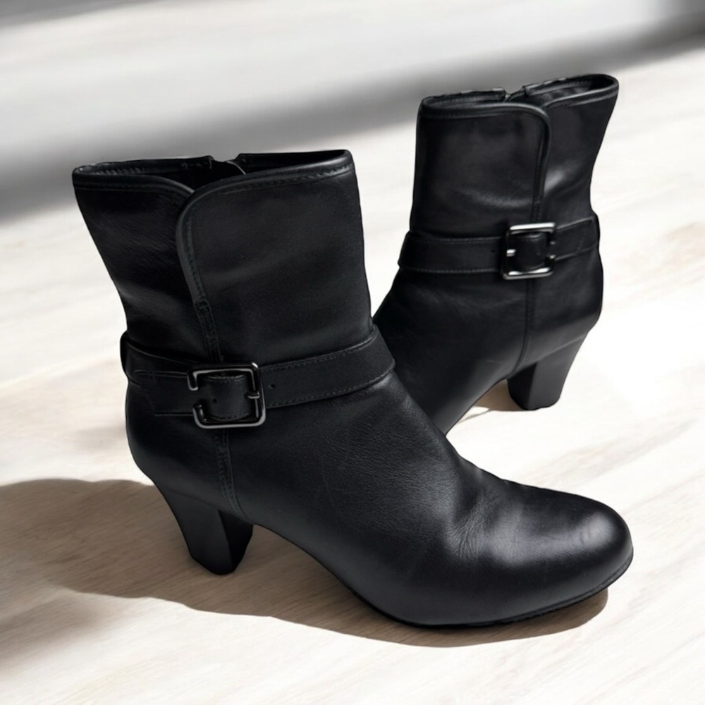 Clarks boots Artisan Waterproof Black Leather Ankle SZ 8M Whimsigoth Witchycore - Picture 10 of 11
